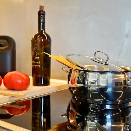 Alley Marina - Newly Renovated Near Marina, Old Town, Sea Apartment *